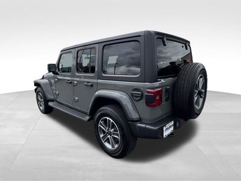 Used 2023 Jeep Wrangler Unlimited Sahara w/ LED Lighting Group AWD/4WD image 4
