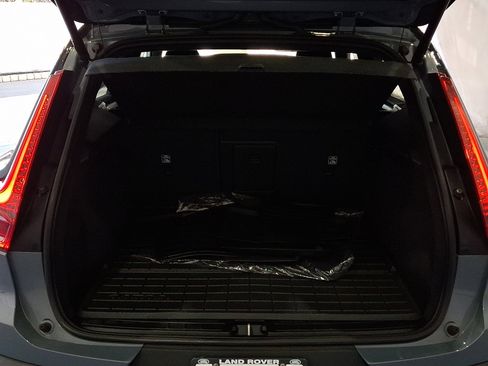 Used 2022 Volvo XC40 T5 R-Design w/ Climate Package image 28