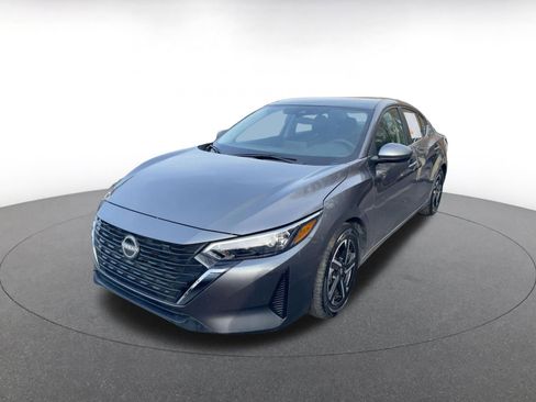 Used 2025 Nissan Sentra SV image 4