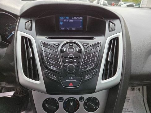 Used 2013 Ford Focus SE FWD image 17
