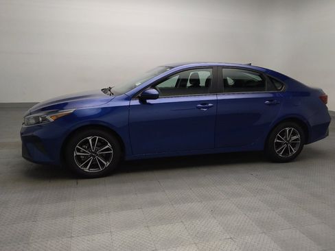 Used 2022 Kia Forte LXS FWD image 2