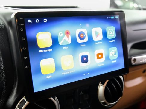 Used 2012 Jeep Wrangler Unlimited Sahara w/ Connectivity Group image 27