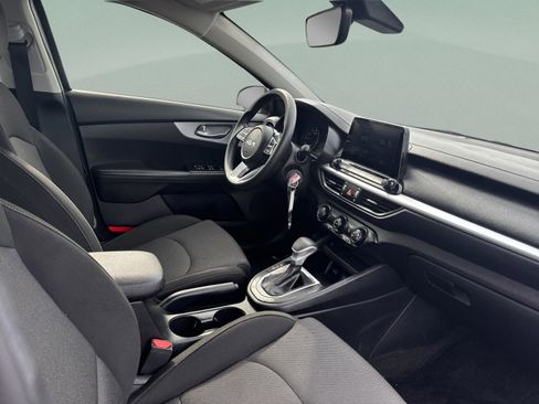 Used 2022 Kia Forte LXS image 31