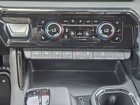 Used 2026 GMC Sierra 1500 AT4 w/ AT4 Premium Package AWD/4WD image 19