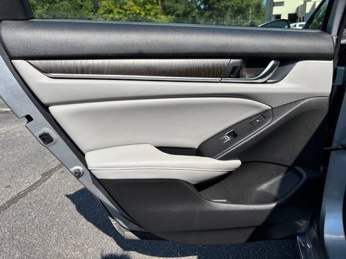 Used 2018 Honda Accord Touring image 20