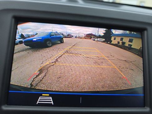 Used 2021 Chevrolet Equinox LT image 23