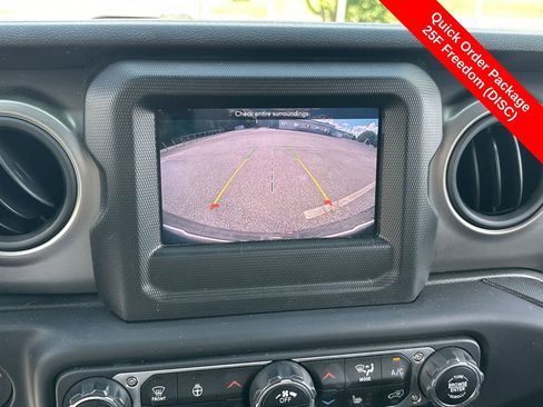 Used 2021 Jeep Wrangler Unlimited Freedom Edition image 6