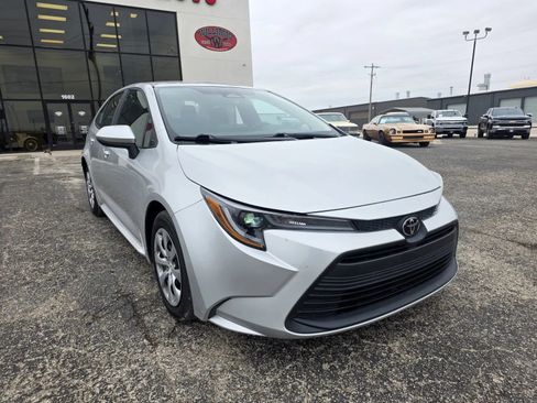 Used 2023 Toyota Corolla LE image 1