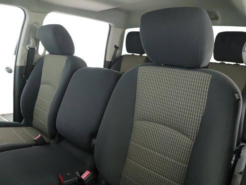Used 2012 RAM 2500 ST w/ Chrome Appearance Group AWD/4WD image 5