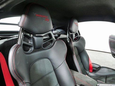 Used 2025 Porsche 718 Cayman GT4 RS RWD image 18