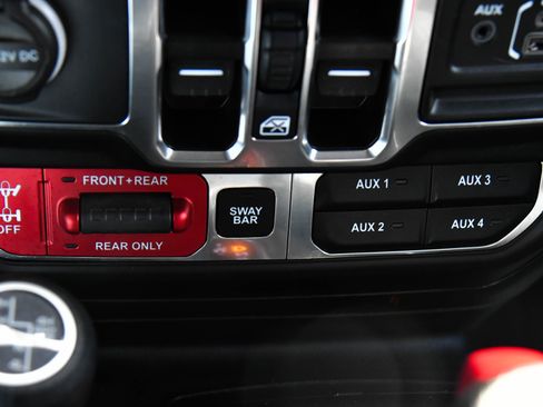 Used 2023 Jeep Wrangler Unlimited Rubicon 4xe w/ Steel Bumper Group image 29