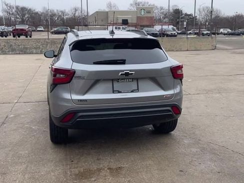 Used 2025 Chevrolet Trax RS w/ Driver Confidence Package image 7