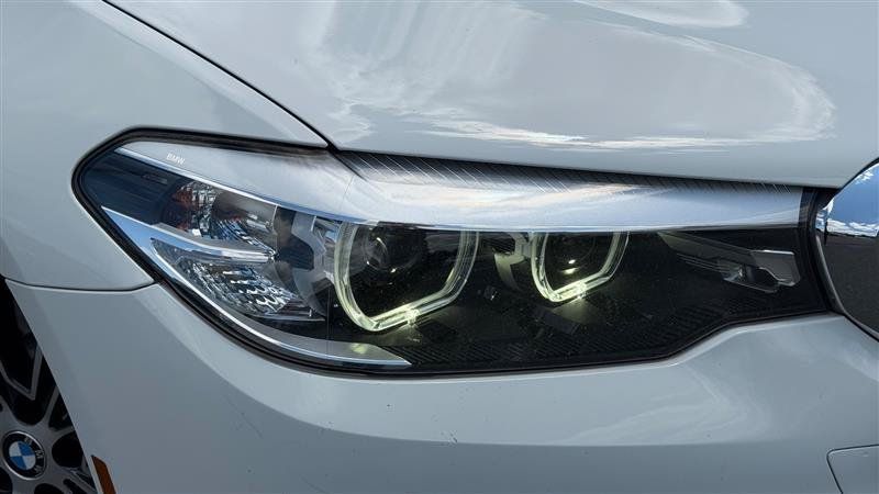 Used 2018 BMW 530i xDrive AWD/4WD image 11