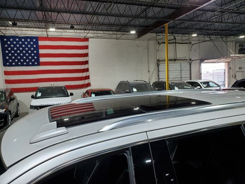 Used 2021 Cadillac Escalade Premium Luxury AWD/4WD image 55