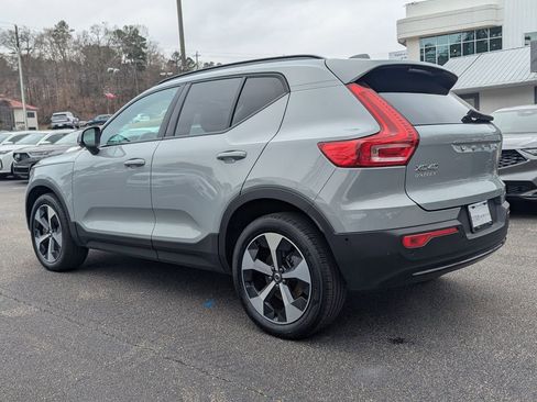 Certified 2026 Volvo XC40 B5 Plus w/ Protection Package Premier image 4