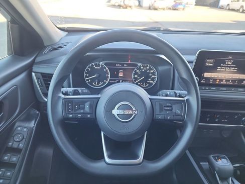 Used 2024 Nissan Rogue S image 18