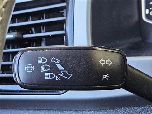 Used 2021 Volkswagen Atlas SEL Premium image 14