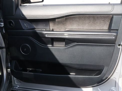 Used 2021 Ford Expedition Max Limited image 46