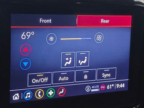 Used 2022 Chevrolet Traverse LT image 40