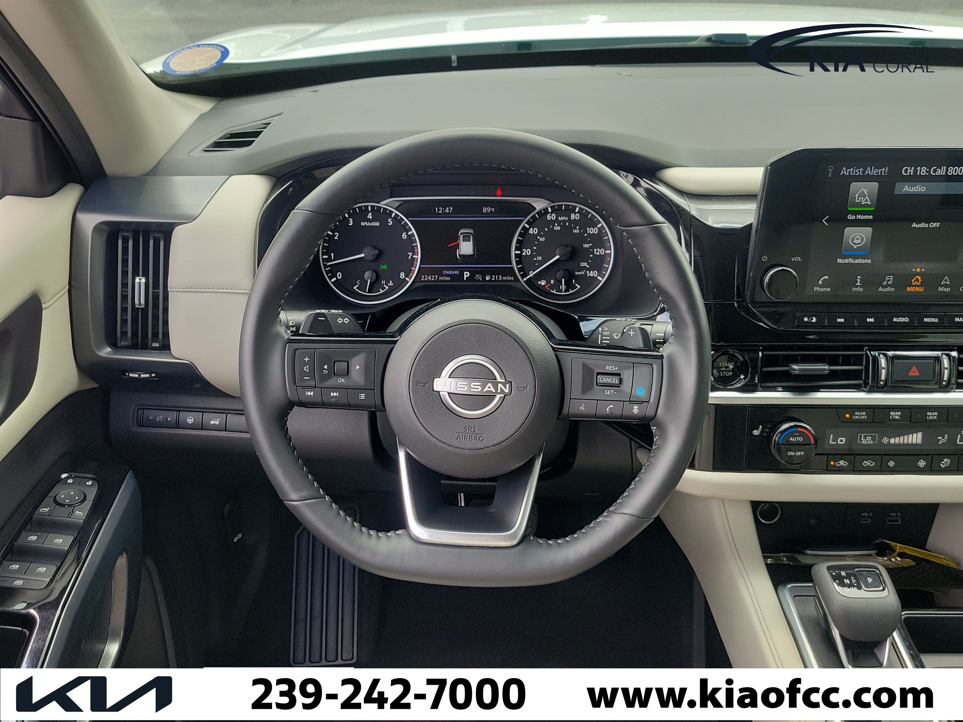 Used 2025 Nissan Pathfinder SL w/ Black Appearance Package FWD image 19