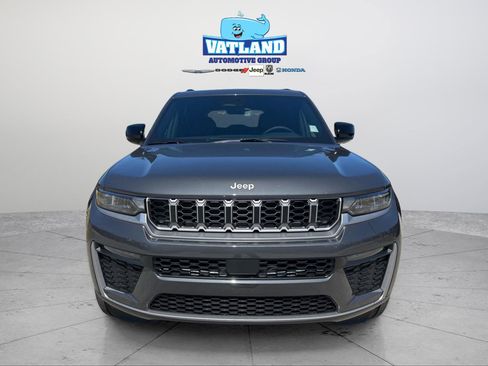 New 2026 Jeep Grand Cherokee Limited RWD image 8