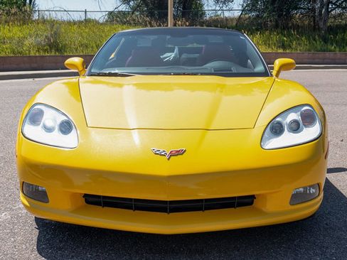 Used 2007 Chevrolet Corvette Coupe w/ Preferred Equipment Group RWD image 13