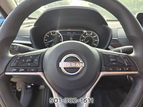 Used 2025 Nissan Altima 2.5 SV FWD image 24