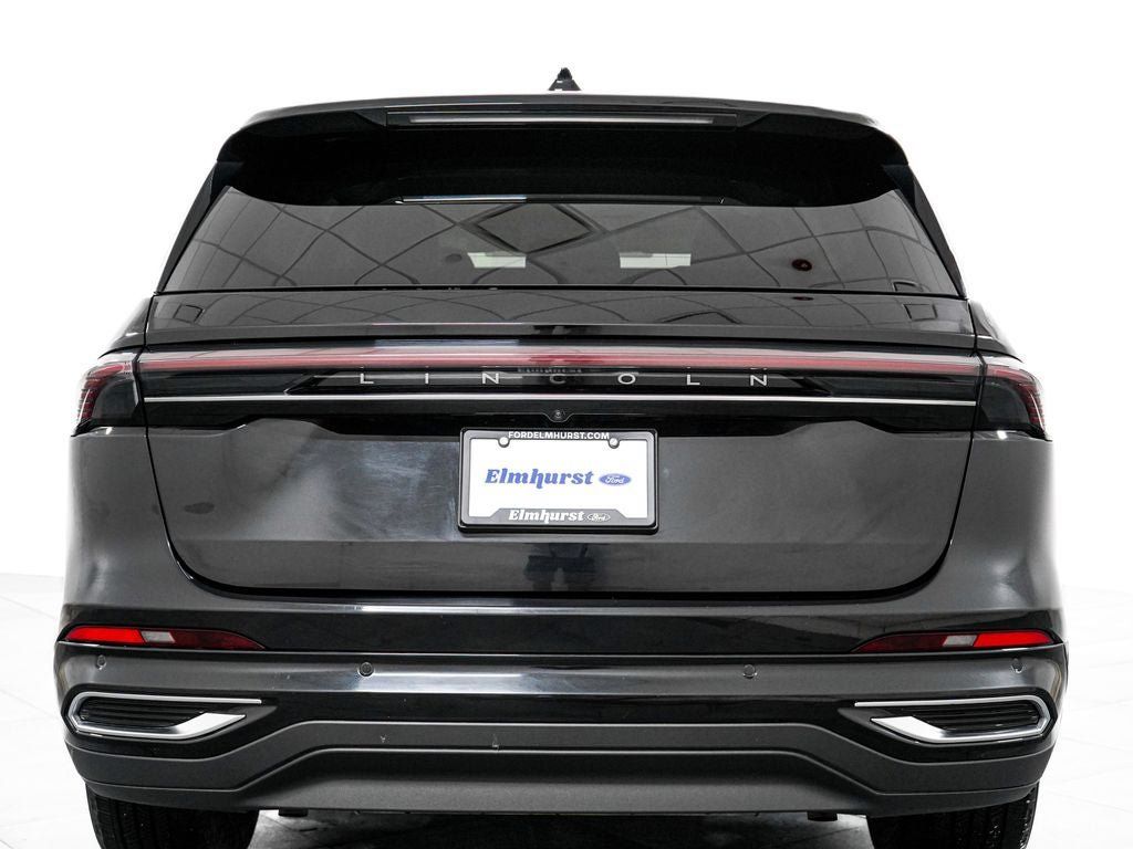 Used 2025 Lincoln Nautilus Premier AWD/4WD image 6