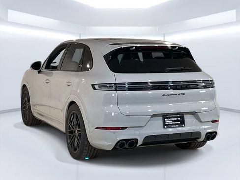 Certified 2025 Porsche Cayenne GTS AWD/4WD image 3