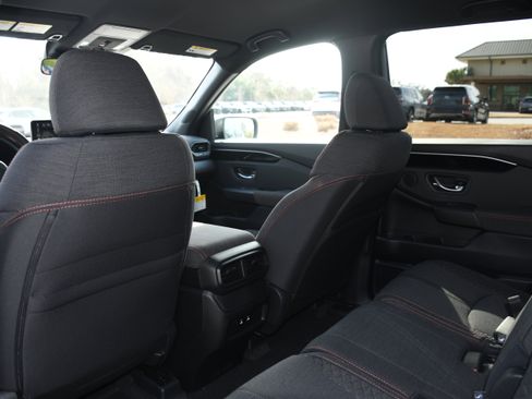New 2026 Honda Pilot Sport image 8