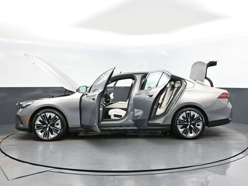 New 2026 BMW 530i xDrive w/ Premium Package AWD/4WD image 46