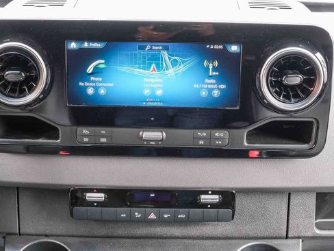 Used 2024 Mercedes-Benz Sprinter 2500 image 14