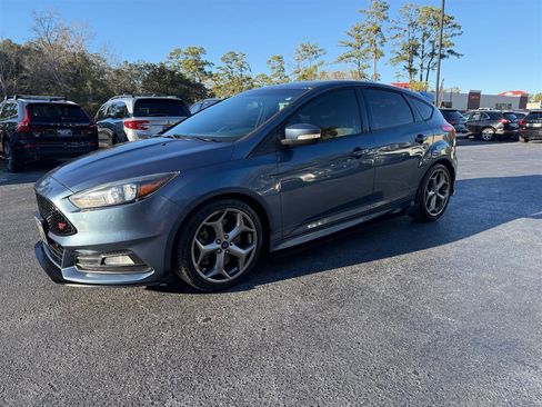 Used 2018 Ford Focus ST image 6