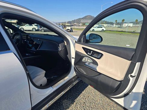 New 2026 Mercedes-Benz E 450 4MATIC All-Terrain Wagon image 12