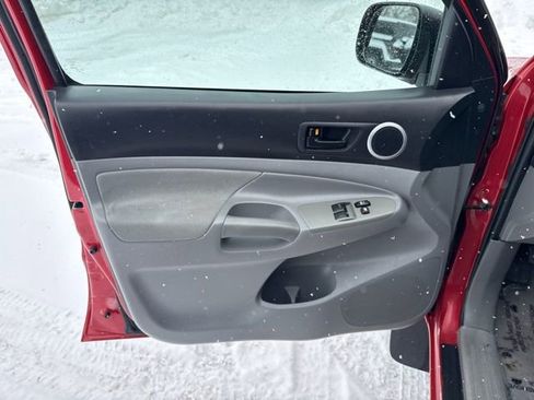 Used 2011 Toyota Tacoma 4x4 Access Cab w/ SR5 Pkg #2 image 18