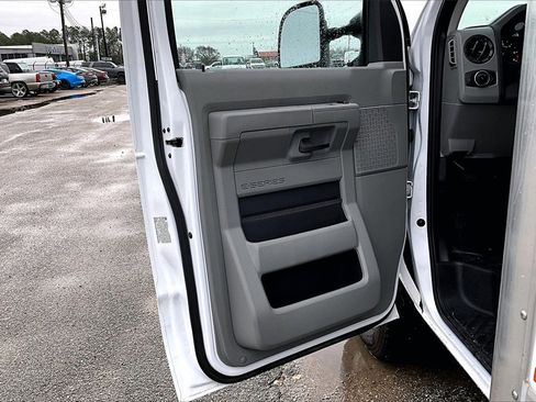 New 2024 Ford E-450 and Econoline 450 Super Duty w/ Power Windows & Locks Group image 13