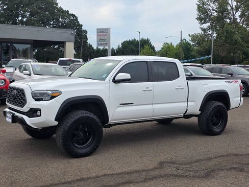 Used 2023 Toyota Tacoma TRD Off-Road w/ Technology Package AWD/4WD image 35