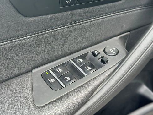 Used 2018 BMW 530e xDrive image 21