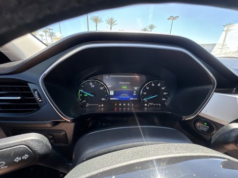 Used 2021 Ford Escape SE w/ Convenience Package FWD image 11