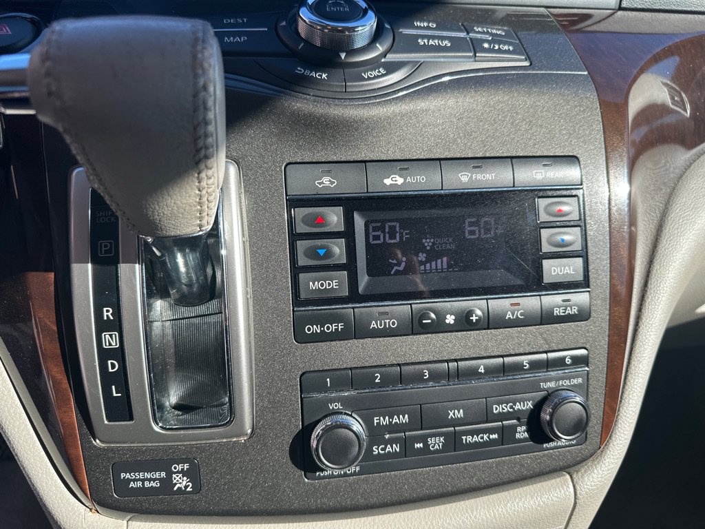 Used 2015 Nissan Quest Platinum FWD image 23