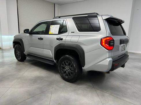 Used 2025 Toyota 4Runner SR5 AWD/4WD image 6