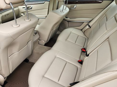 Used 2014 Mercedes-Benz E 350 4MATIC Sedan image 16