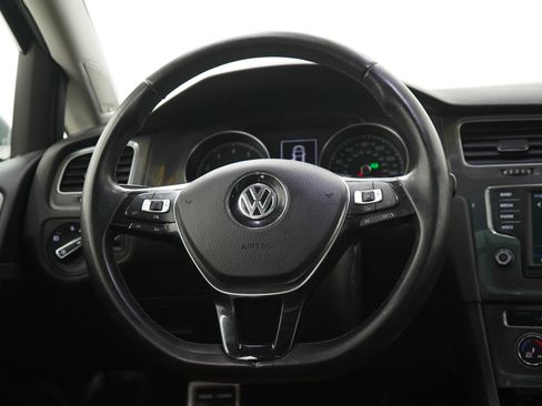 Used 2017 Volkswagen Golf Alltrack SE AWD/4WD image 16