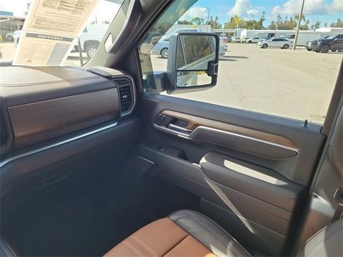 Certified 2025 Chevrolet Silverado 3500 High Country w/ High Country Premium Package image 12