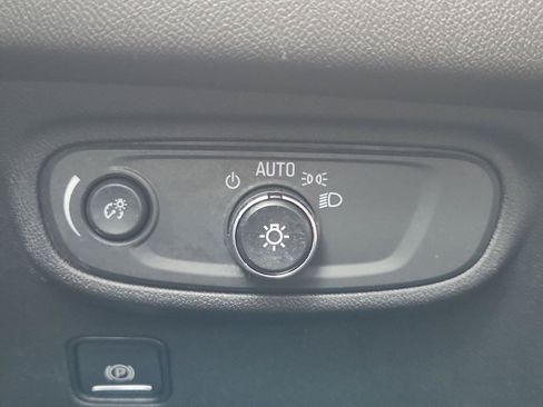 Used 2020 GMC Terrain SLE w/ Driver Convenience Package FWD image 17