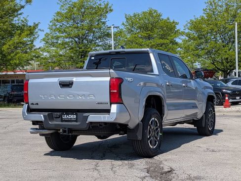 Used 2026 Toyota Tacoma TRD Sport w/ TRD Sport Upgrade Package AWD/4WD image 7