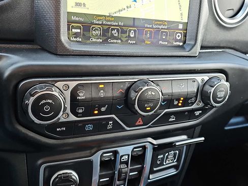 Used 2021 Jeep Wrangler Unlimited Sahara w/ Cold Weather Group image 16