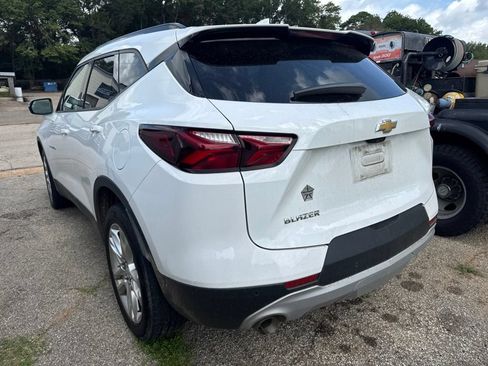 Used 2022 Chevrolet Blazer LT w/ Sound & Technology Package FWD image 4