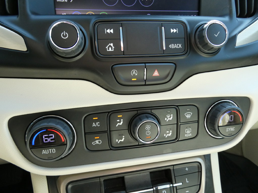 Certified 2024 GMC Terrain Denali w/ Denali Premium Package AWD/4WD image 33