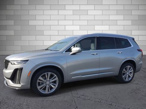 Used 2024 Cadillac XT6 Premium Luxury w/ Technology Package AWD/4WD image 2